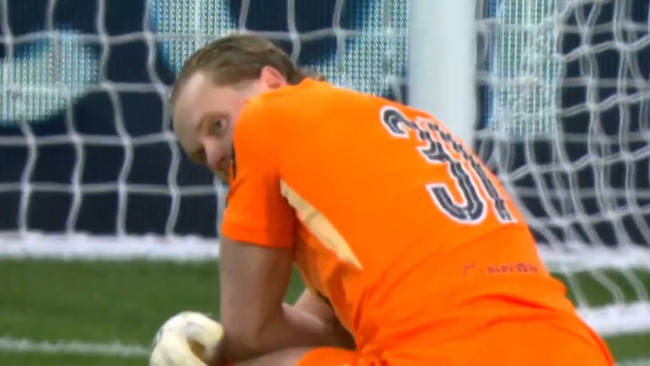 Tottenhams målvakt Kinský byttes ut mot Igor Tudor efter 15 minuter och två misstag mot Atleti