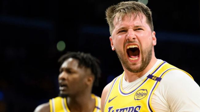 Luka Doncic leder Lakers till seger efter seger och skriver historia i processen