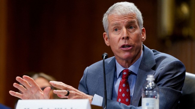 Trump hävdar att Venezuela kommer att överlämna upp till 50 miljoner fat olja till USA