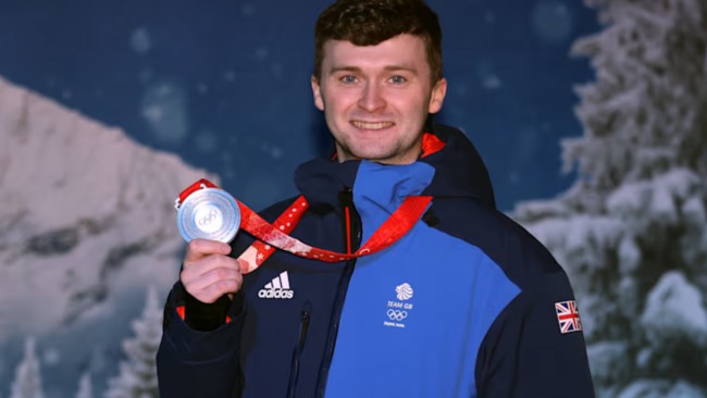 Den brittiska curlaren i vinter-OS vill bevisa att sport är en trygg plats för HBTQ+-personer