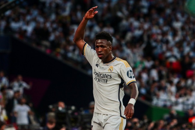 Real Madrid-fansen visslar spelarna på Bernabéu, vissa kräver Florentino Pérez avgång