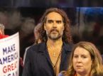 Russell Brand nekar till anklagelser om sexuella övergrepp och våldtäkt i domstol i London