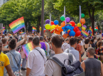 Det &auml;r helt enkelt f&ouml;r varmt: Paris Pride-marsch flyttades till september