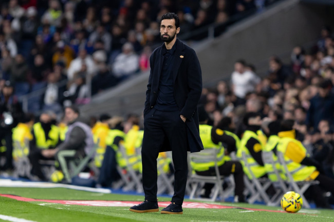 Real Madrids spelare och Arbeloa har en teori: domaren glömde att det var ett andra gula kort på Camavinga