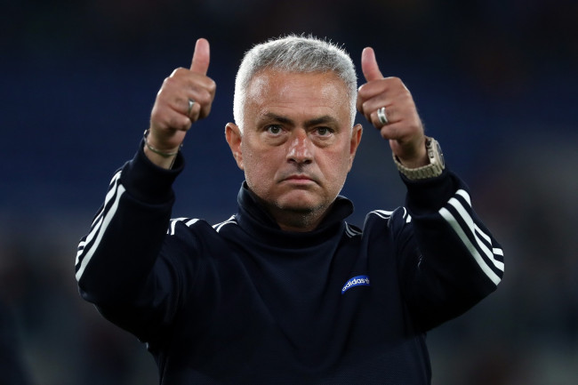 José Mourinho utsågs till Real Madrids tränare till juni 2029, Florentino Pérez utsågs till president till 2030