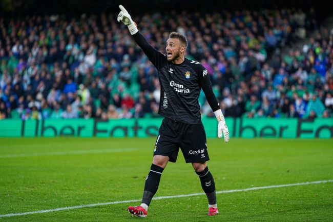 Holländsk målvakt genomgick en lyckad operation efter tarmperforering i LaLiga-match