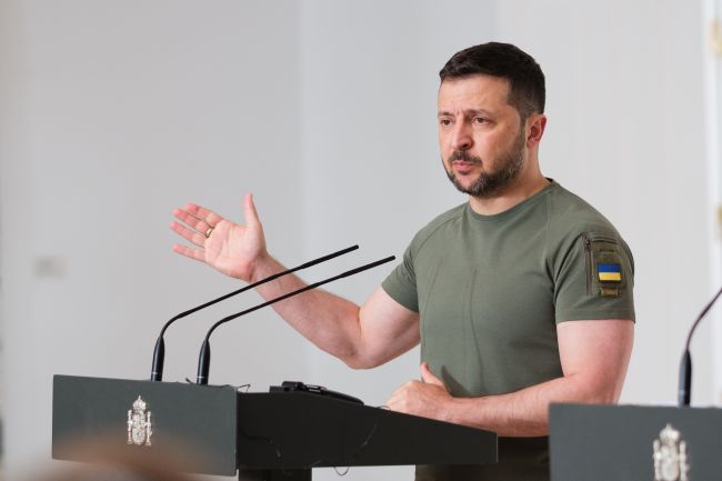 Zelensky hävdar att han kan återupprätta banden med USA