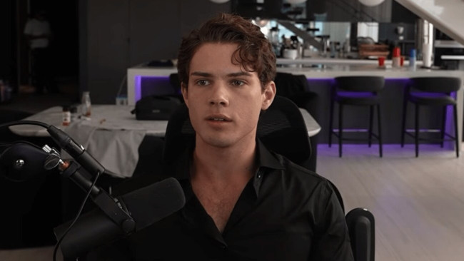 Looksmaxxing-influencern Clavicular åtalad för att ha skjutit mot en alligator under en livestream