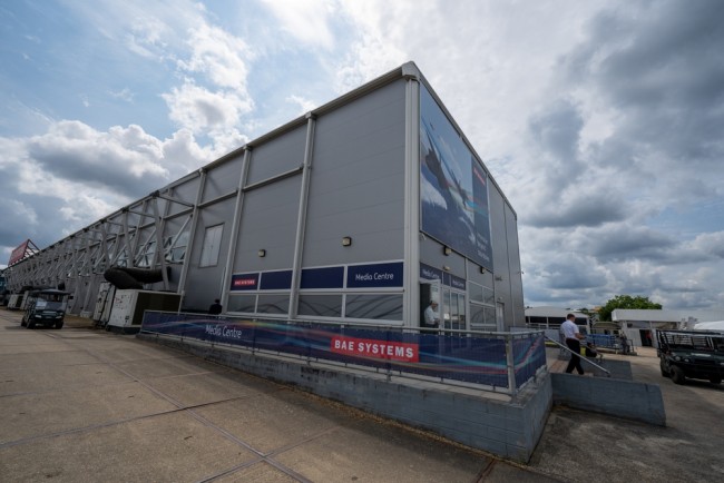 Försvarsaktier i Europa når historisk topp efter att Trump släpper en högre amerikansk försvarsbudget