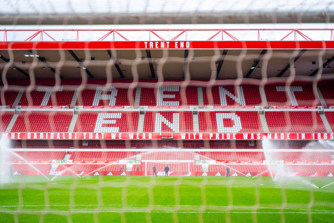 Nottingham Forest sparkar Sean Dyche och söker efter säsongens fjärde manager
