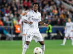 Real Madrid faller samman: Fede Valverde &aring;ker till sjukhus efter gr&auml;l med Aurelien Tchouameni