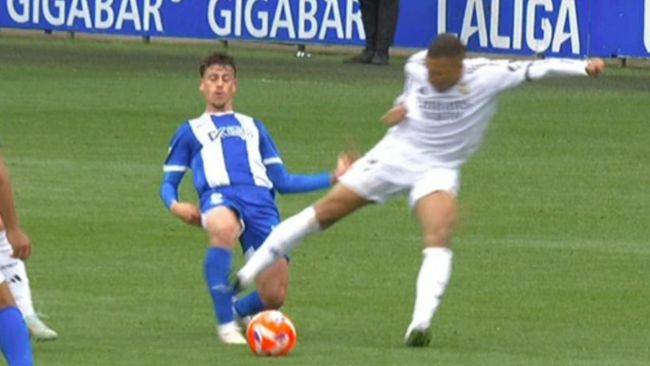 Mbappé får sitt första röda kort sedan 2019 efter en otäck tackling som kommer att få ytterligare konsekvenser