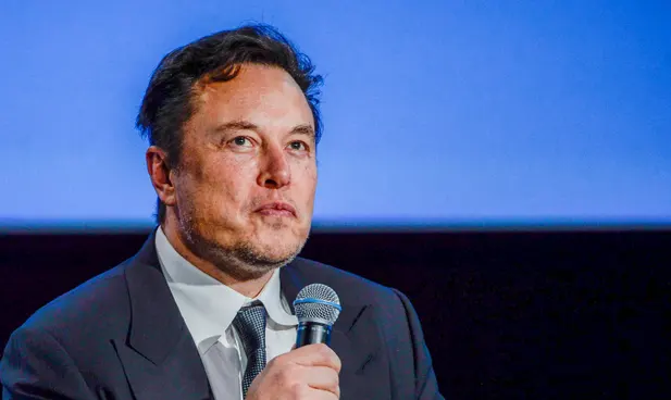Elon Musk säger åt annonsörer att "dra åt"