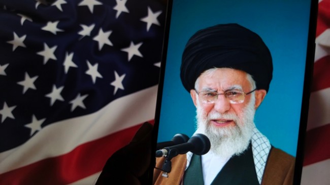 Iran isolerar sig från världen, protester sprider sig och Khamenei utfärdar en skarp varning