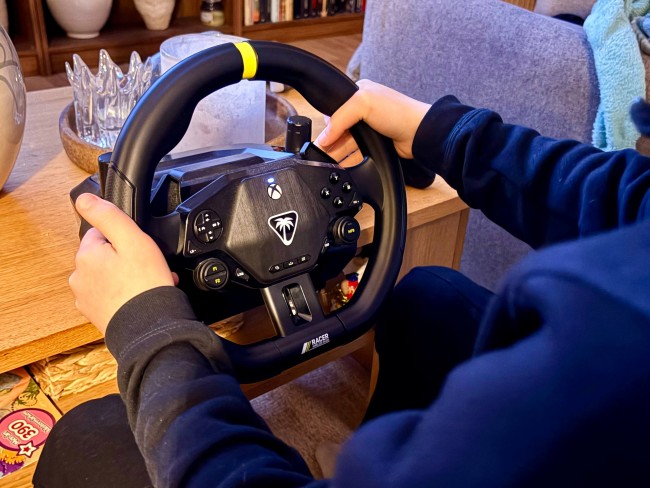 Henning testar: Turtle Beach Atlas 200 gamingheadset + Racer Wireless Racing Wheel