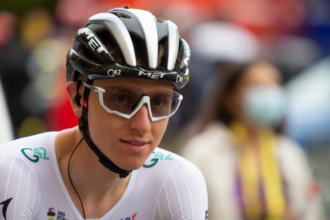 Tadej Pogacar var nära att hoppa av Tour de France 2025 på grund av en knäskada