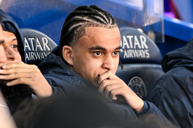 Ethan Mbappé uppvaktad av algeriska fotbollsförbundet för deras landslag