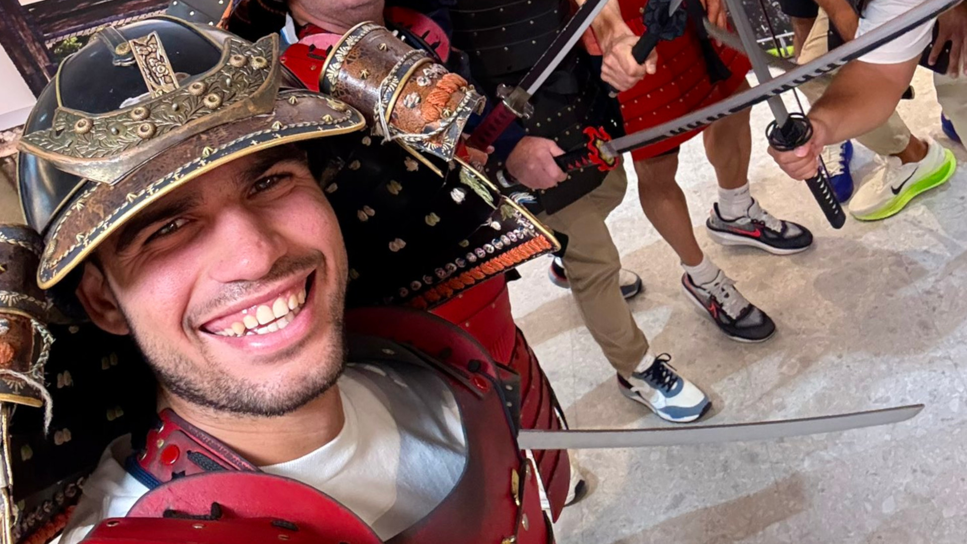 Alcaraz går in i sin "samuraj-era" och träffar japanska fans i Tokyo