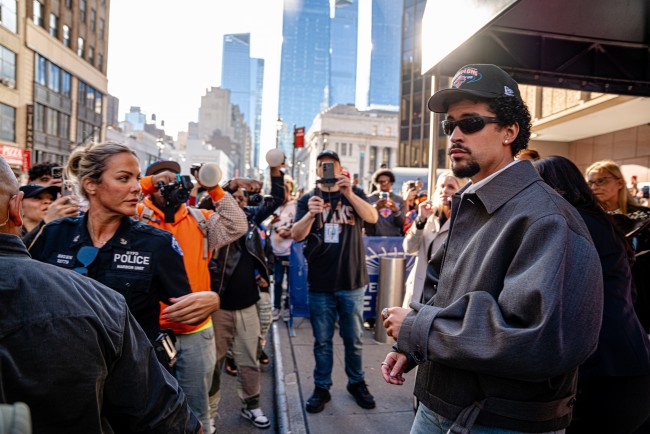 Bad Bunny sopar hem Latin Grammy Awards