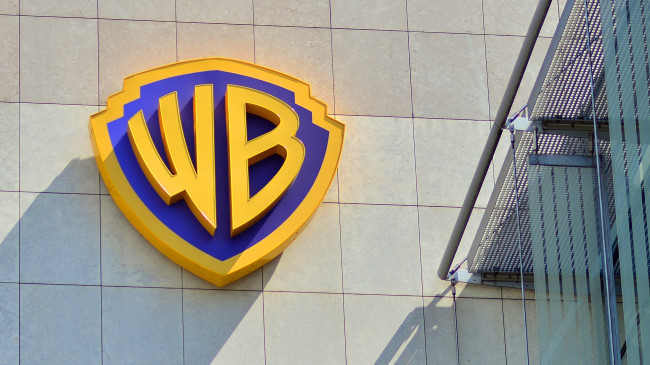 Warner Bros-ägarna ger sitt godkännande till Paramounts uppköp