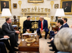 Zelensky uppmanar Trump att bes&ouml;ka Ukraina