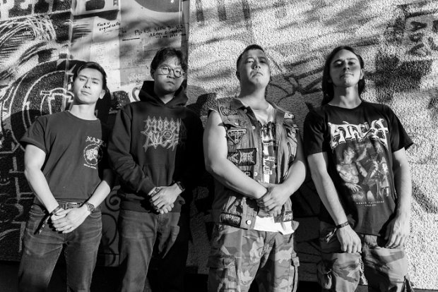 Mordiskt bra ös i Ripped to Shreds