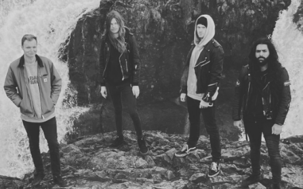 Nya skivan från Dödsrit hyllas överallt