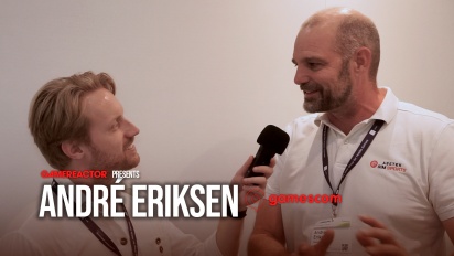 Att g&ouml;ra sim-racing tillg&auml;ngligt - Asetek SimSports Gamescom 2025 intervju med Andr&eacute; Eriksen