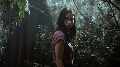 Crystal Reed k&auml;nde pressen av att spela Swamp Thing s Abby Arcane